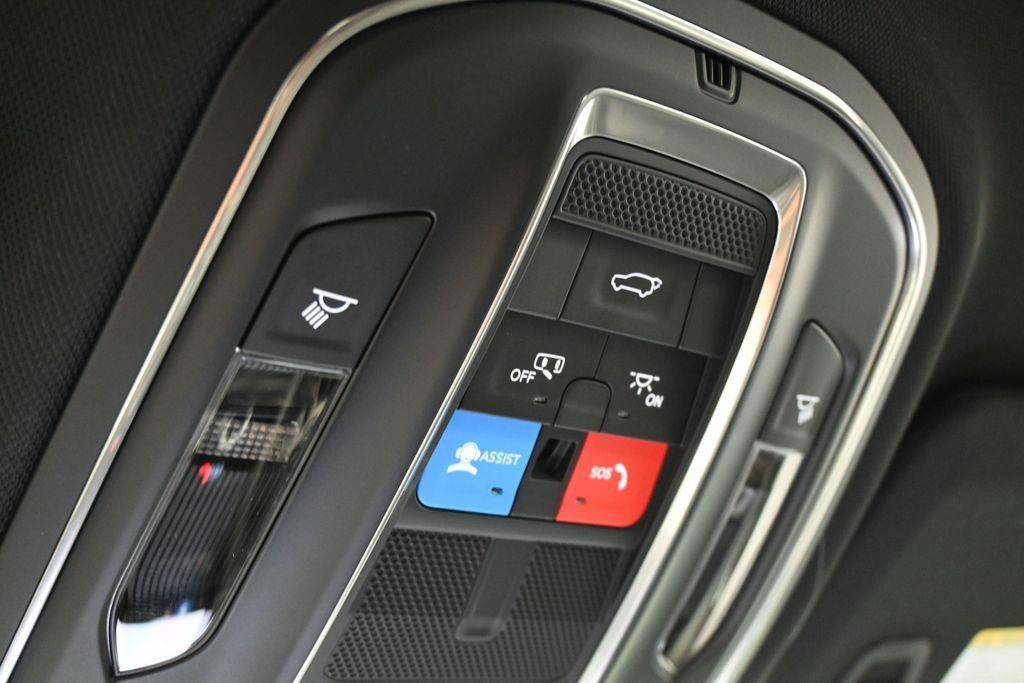 Used 2025 Jeep Grand Cherokee L Limited RWD image 26