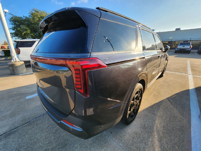 Used 2025 Kia Carnival SX Prestige FWD image 4