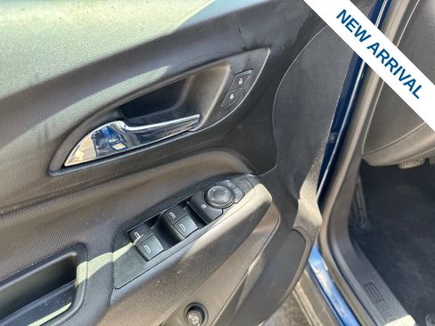 Used 2022 Chevrolet Equinox RS w/ LPO, Floor Liner Package FWD image 18