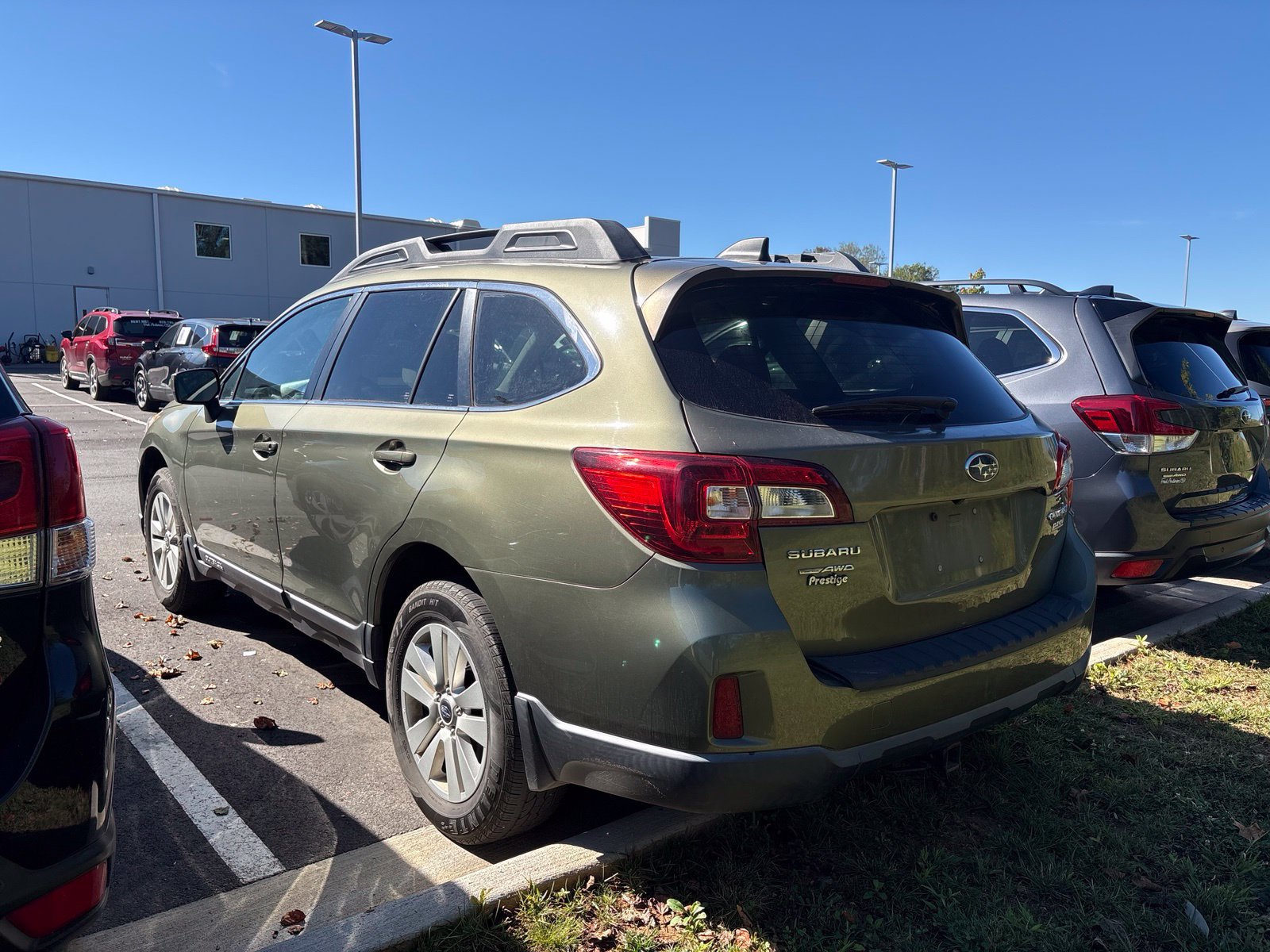 Used 2017 Subaru Outback 2.5i Premium AWD/4WD image 4