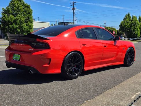 Used 2016 Dodge Charger SRT Hellcat w/ Harman/Kardon Audio Group RWD image 5