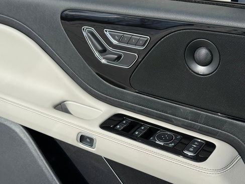 New 2026 Lincoln Aviator AWD image 35