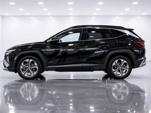Used 2026 Hyundai Tucson SEL FWD image 2