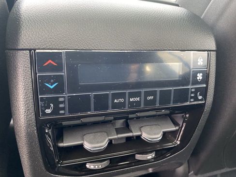 New 2025 Jeep Grand Cherokee L Limited w/ Black Appearance Package image 23