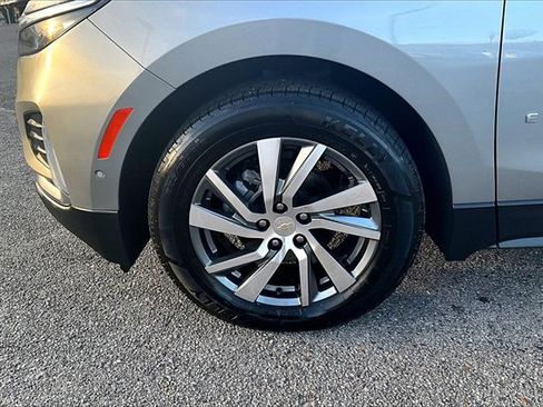 Used 2024 Chevrolet Equinox Premier image 35