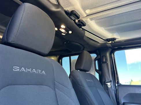 Used 2020 Jeep Wrangler Unlimited Sahara AWD/4WD image 14