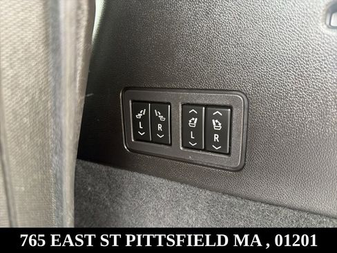 Used 2024 Cadillac XT6 Sport w/ Technology Package image 32