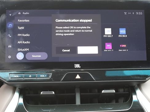 Used 2023 Toyota Venza Limited image 13