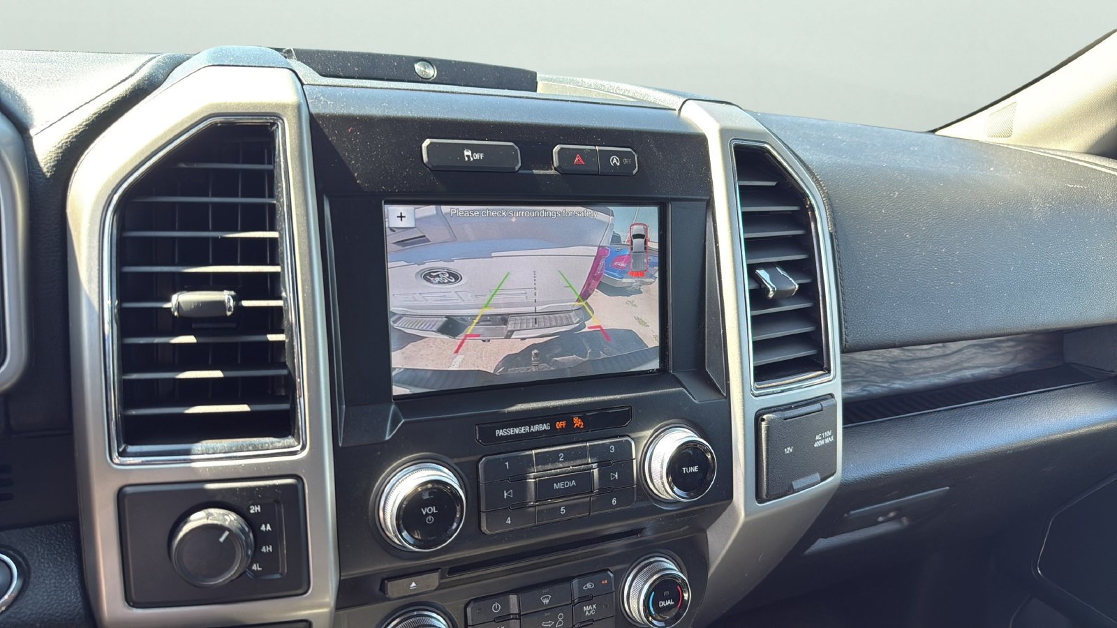 Used 2018 Ford F150 Lariat w/ Equipment Group 502A Luxury AWD/4WD image 15