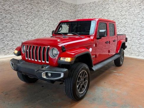 Used 2020 Jeep Gladiator Overland AWD/4WD image 3