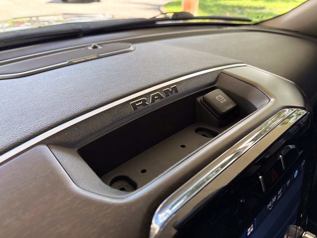 Used 2022 RAM 1500 Laramie AWD/4WD image 49