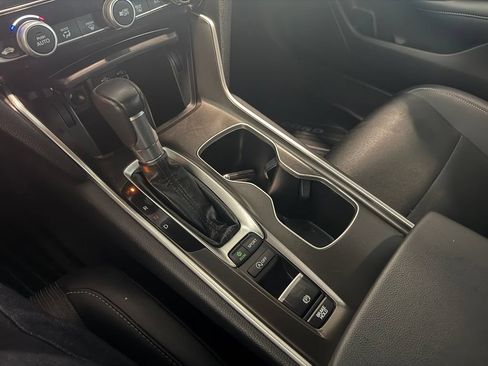 Used 2022 Honda Accord Sport image 11