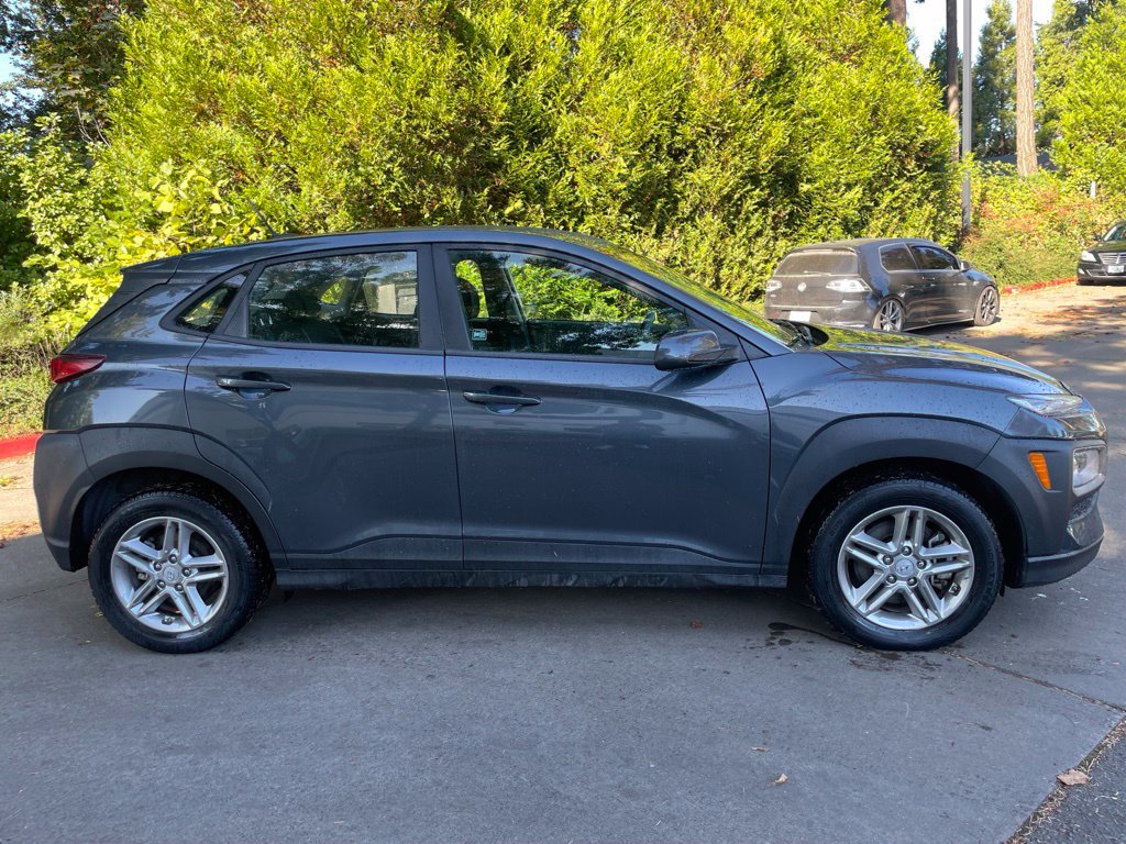 Used 2021 Hyundai Kona SE AWD/4WD image 3
