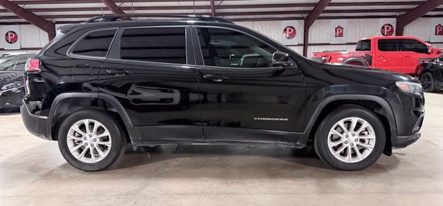 Used 2022 Jeep Cherokee Latitude Lux FWD image 2
