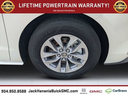 Used 2022 Toyota Sienna XLE FWD image 10