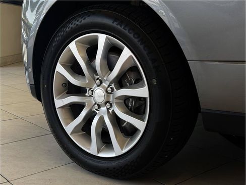 Used 2020 Land Rover Range Rover HSE AWD/4WD image 9