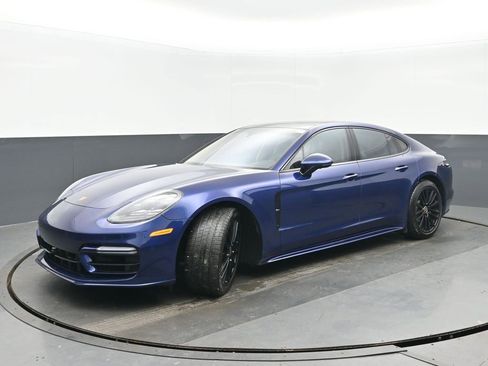 Used 2021 Porsche Panamera GTS w/ Premium Package image 7