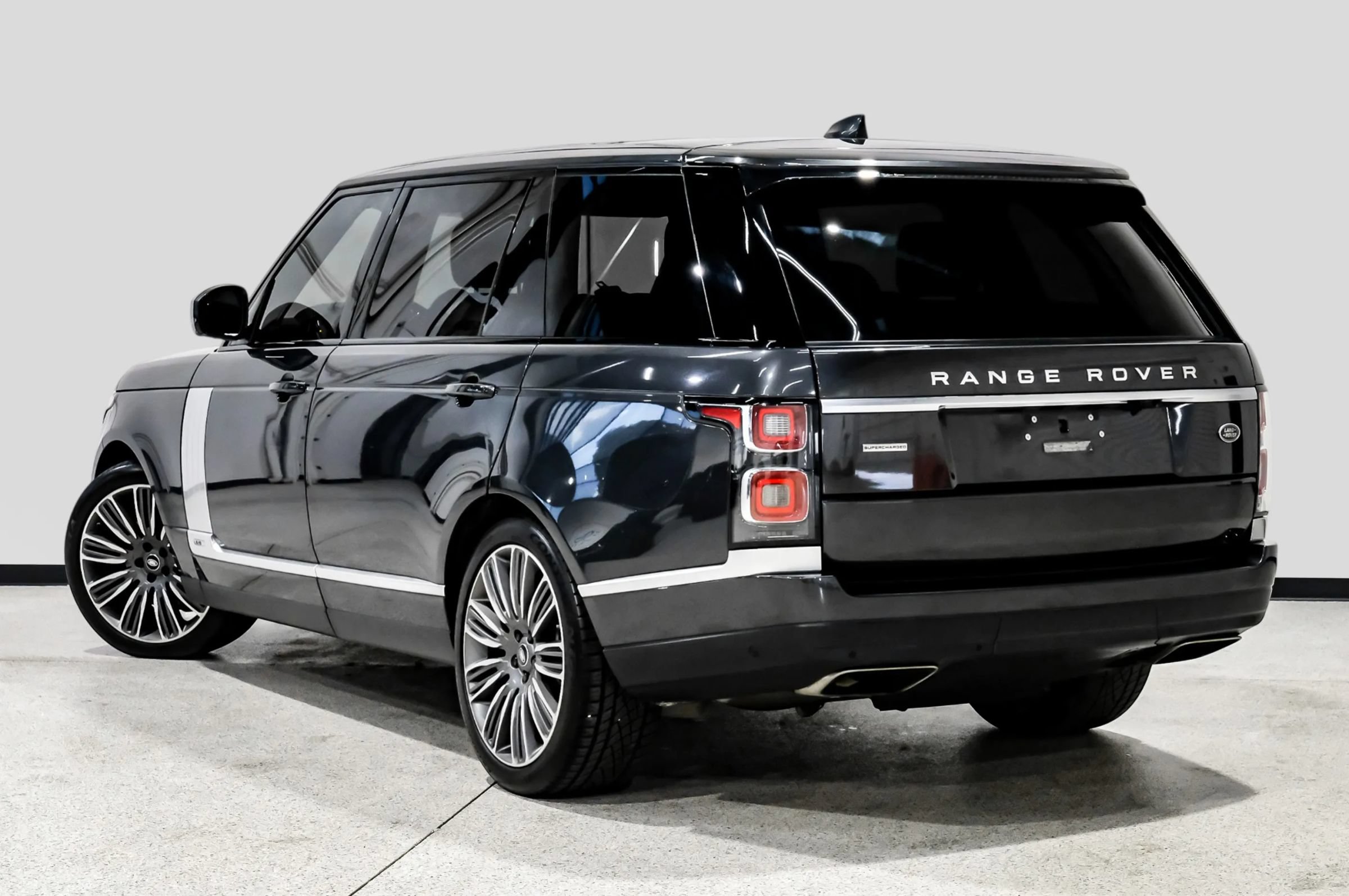 Used 2019 Land Rover Range Rover Long Wheelbase Supercharged AWD/4WD image 8