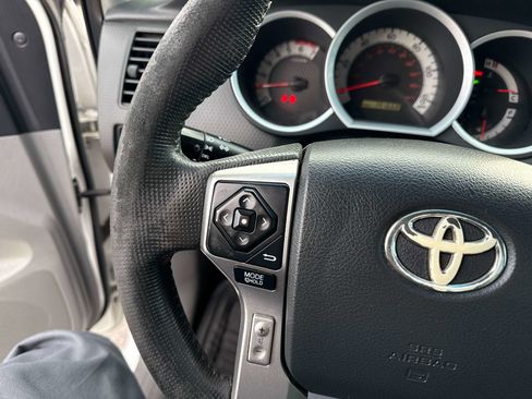 Used 2015 Toyota Tacoma PreRunner image 24