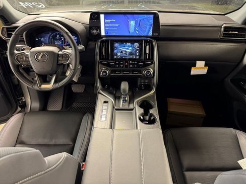 New 2025 Lexus LX 700h Luxury image 15