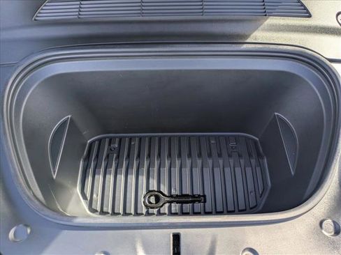 Used 2021 Tesla Model Y Long Range image 23