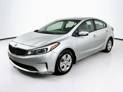 Used 2017 Kia Forte LX FWD image 1
