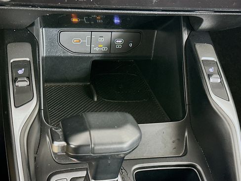 Used 2024 Kia Sorento S image 26