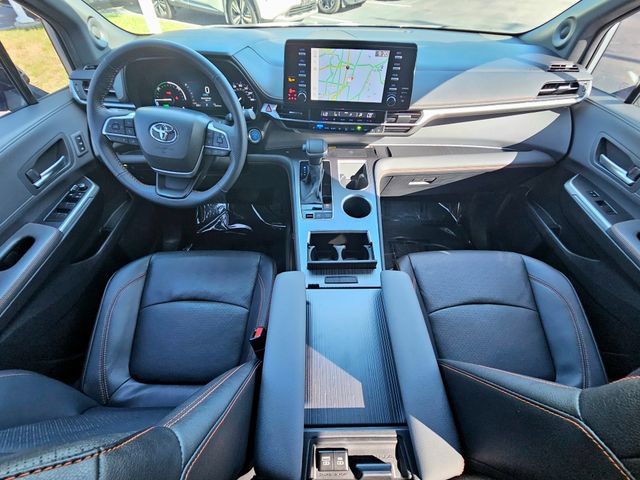 Used 2024 Toyota Sienna XSE w/ XSE Premium Package FWD image 29