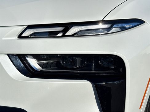 New 2026 BMW X7 M60i w/ Executive Package image 16