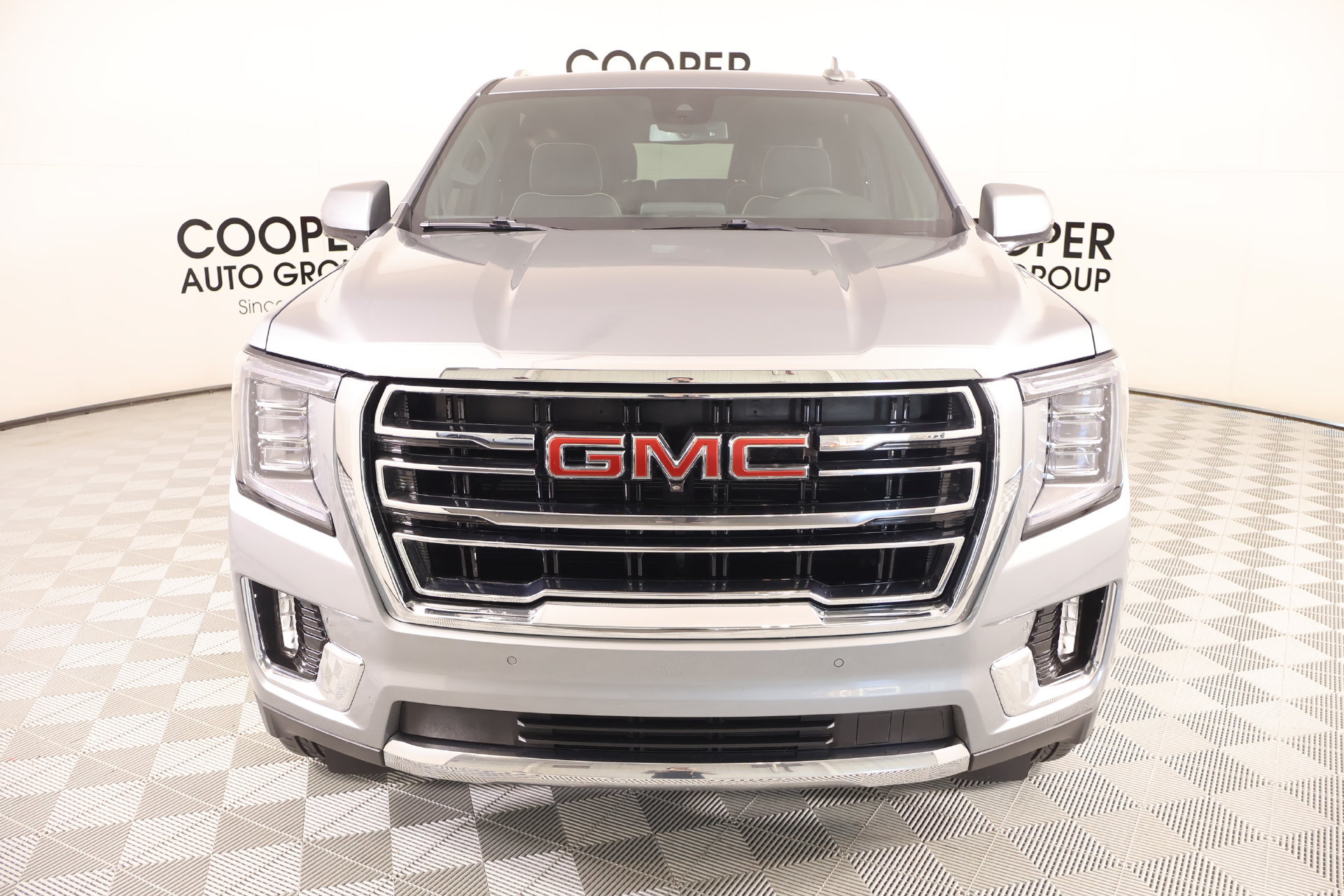 Used 2024 GMC Yukon XL SLT w/ SLT Luxury Package AWD/4WD image 9