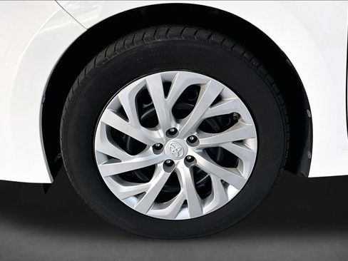 Used 2019 Toyota Corolla LE FWD image 32