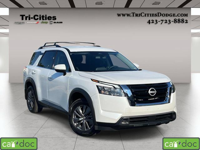 Used 2025 Nissan Pathfinder SV FWD image 1