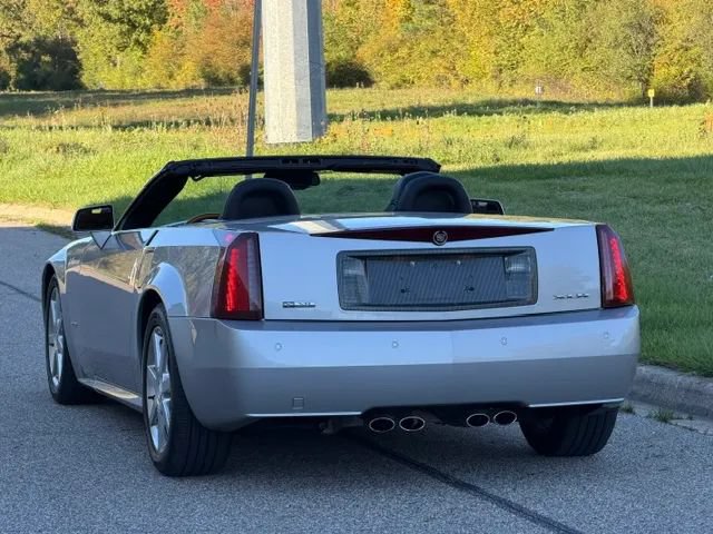 Used 2004 Cadillac XLR RWD image 35