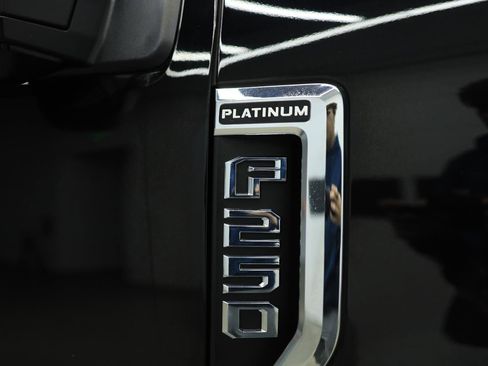 Used 2018 Ford F250 Platinum w/ Platinum Ultimate Package image 17