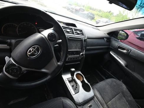 Used 2014 Toyota Camry SE FWD image 5