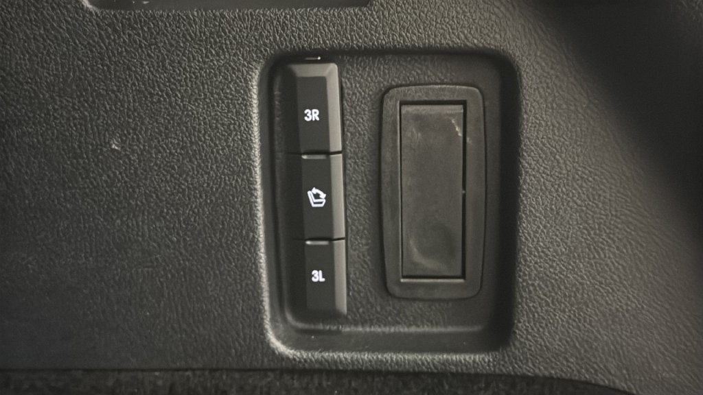 Used 2022 Lincoln Aviator Grand Touring AWD/4WD image 32