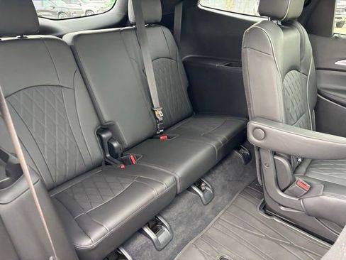 Certified 2023 Buick Enclave Avenir w/ Avenir Technology Package image 24