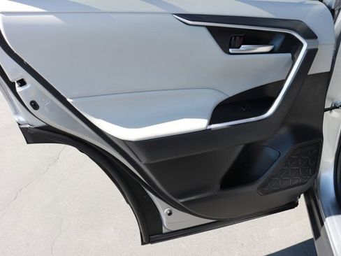 Used 2025 Toyota RAV4 XLE FWD image 13