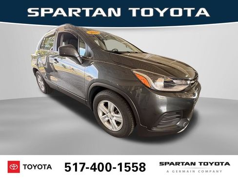 Used 2018 Chevrolet Trax LT w/ LT Convenience Package FWD image 7