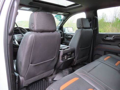 Used 2023 GMC Sierra 1500 AT4 w/ Technology Package AWD/4WD image 21