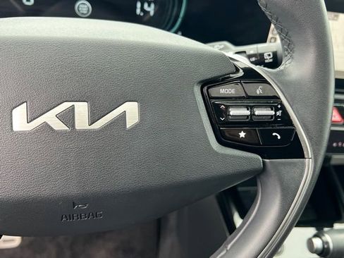 Certified 2023 Kia Niro EX Touring image 25