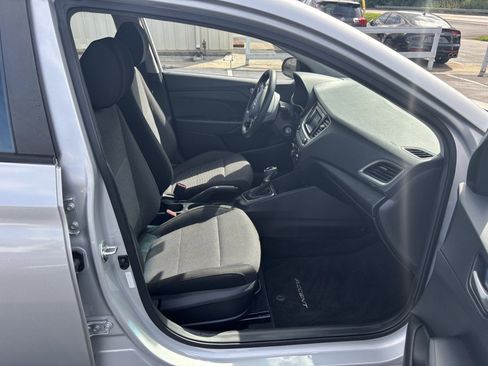 Used 2018 Hyundai Accent SE FWD image 7