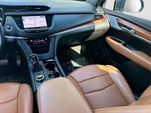 Used 2020 Cadillac XT5 Premium Luxury w/ LPO, Illumination Package image 24