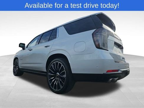 Used 2025 Chevrolet Tahoe High Country image 3