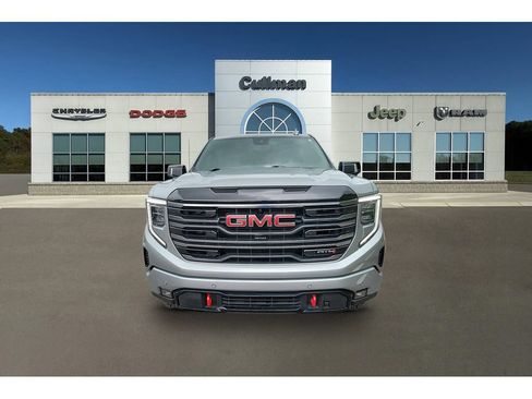 Used 2025 GMC Sierra 1500 AT4 w/ Technology Package AWD/4WD image 8