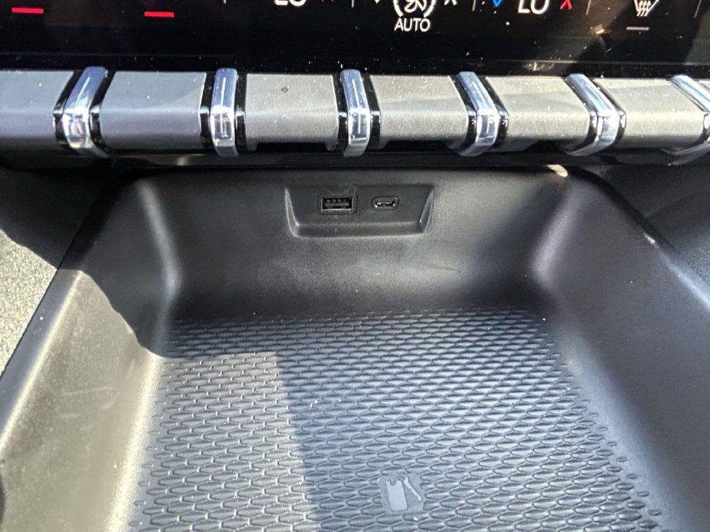 New 2027 GMC Terrain Elevation w/ Elevation Premium Package FWD image 23
