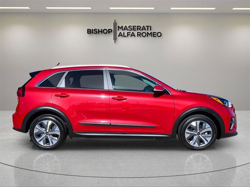 Used 2022 Kia Niro EX w/ Cold Weather Package image 8