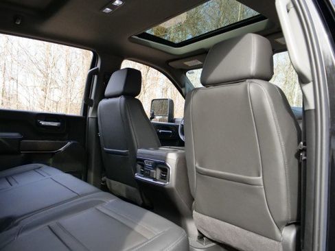 Used 2023 GMC Sierra 2500 Denali w/ Denali Black Diamond Edition image 46