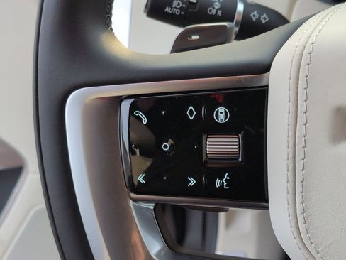 New 2026 Land Rover Range Rover SE image 11