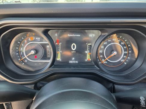 Used 2024 Jeep Wrangler Unlimited Rubicon AWD/4WD image 32